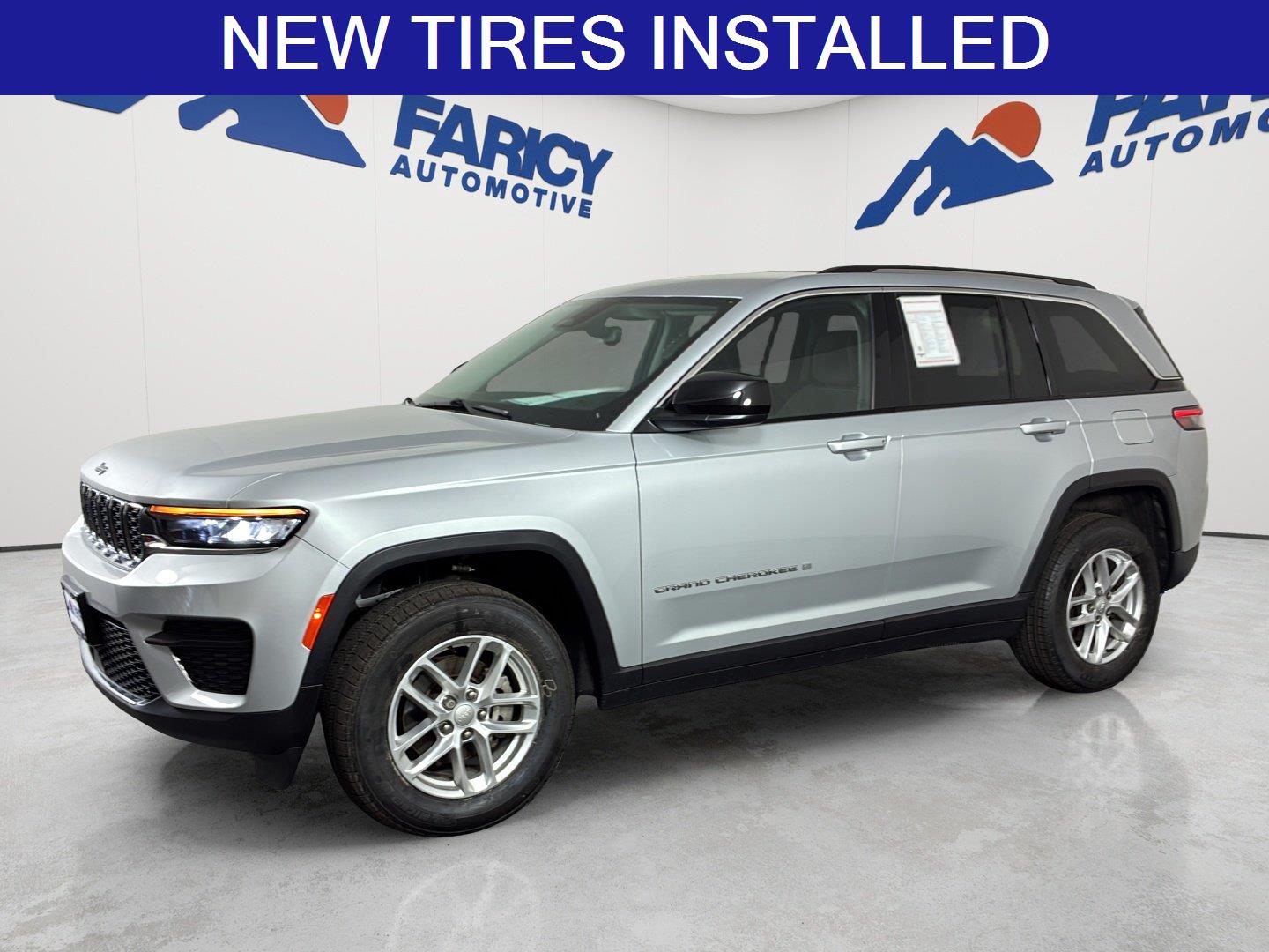 Silver Zynith 2023 Jeep Grand Cherokee SUV / Crossover Four-Wheel Drive 8-Speed Automatic