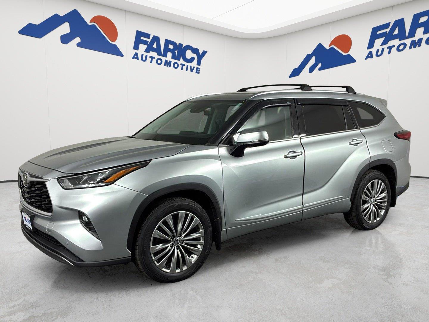 Celestial Silver Metallic 2022 Toyota Highlander SUV / Crossover All-Wheel Drive 8-Speed Automatic