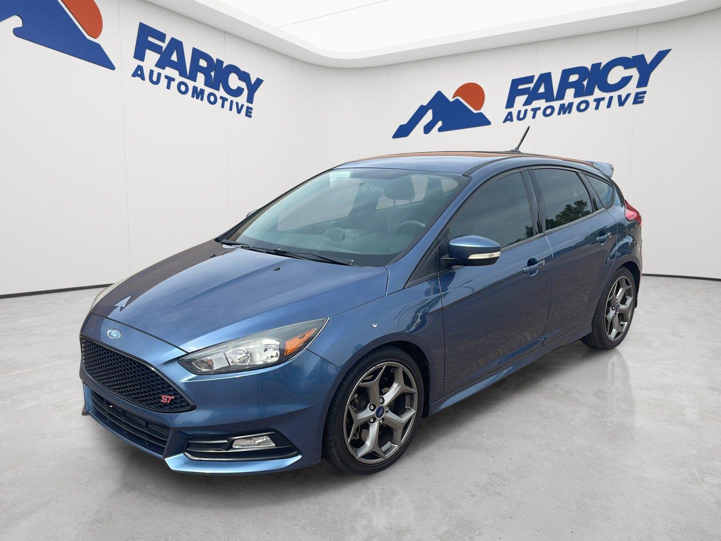 Blue 2018 Ford Focus Hatchback Front-Wheel Drive 6-Speed Manual