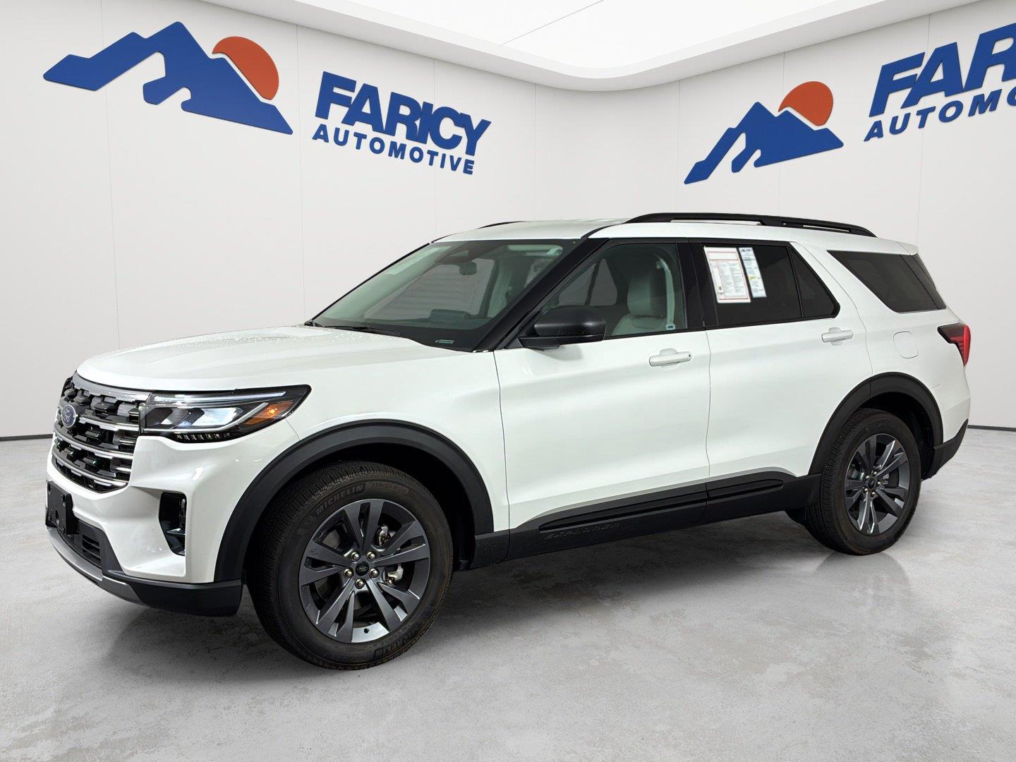 Star White Metallic Tri-Coat 2026 Ford Explorer SUV / Crossover All-Wheel Drive Automatic
