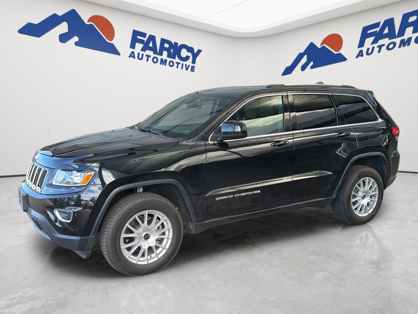 Brilliant Black Crystal Pearlcoat 2016 Jeep Grand Cherokee SUV / Crossover Four-Wheel Drive 8-Speed Automatic