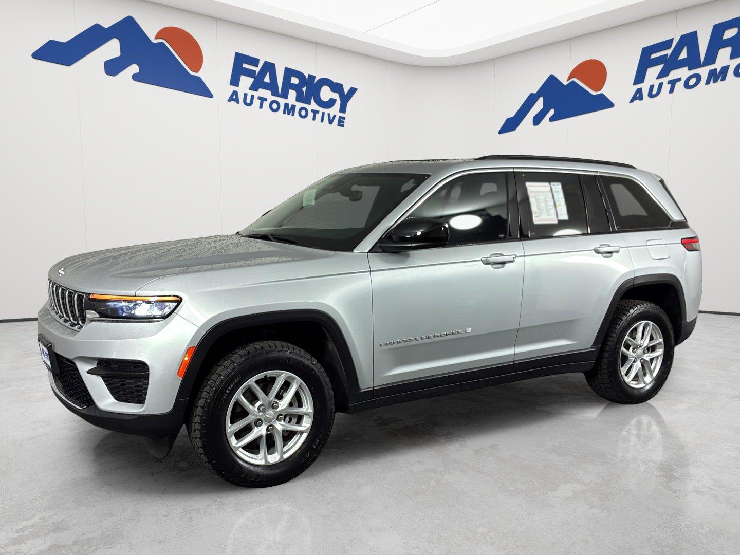 2024 Jeep Grand Cherokee Laredo X 4WD