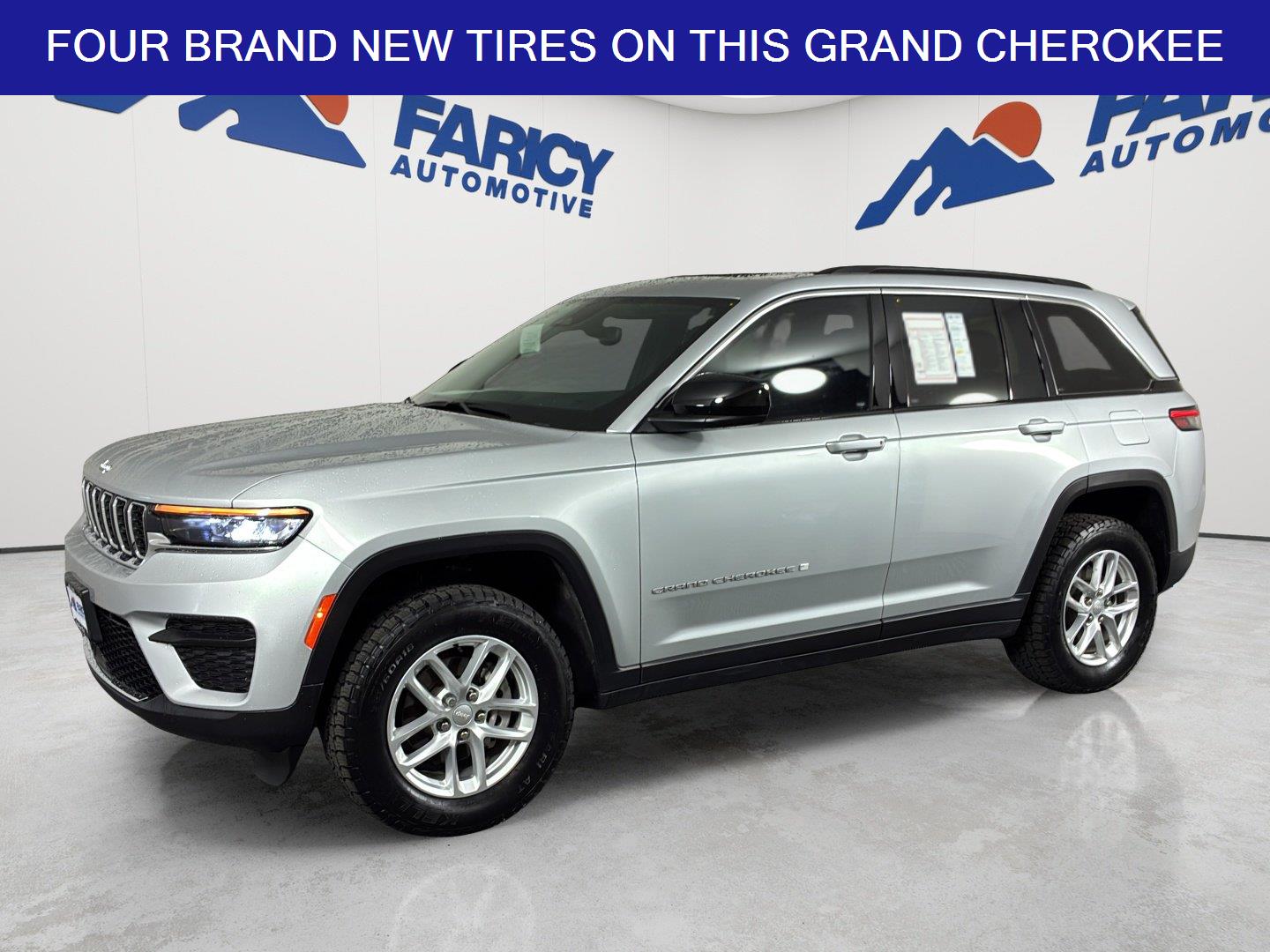 Silver Zynith 2024 Jeep Grand Cherokee SUV / Crossover Four-Wheel Drive 8-Speed Automatic
