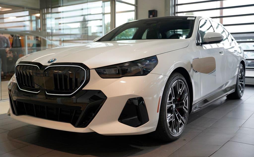 Mineral White Metallic 2027 BMW 5 Series Sedan All-Wheel Drive Automatic