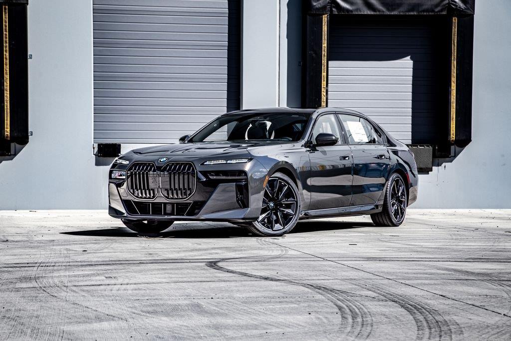 Gray (Dravit Grey Metallic) 2026 BMW 7 Series Sedan All-Wheel Drive Automatic