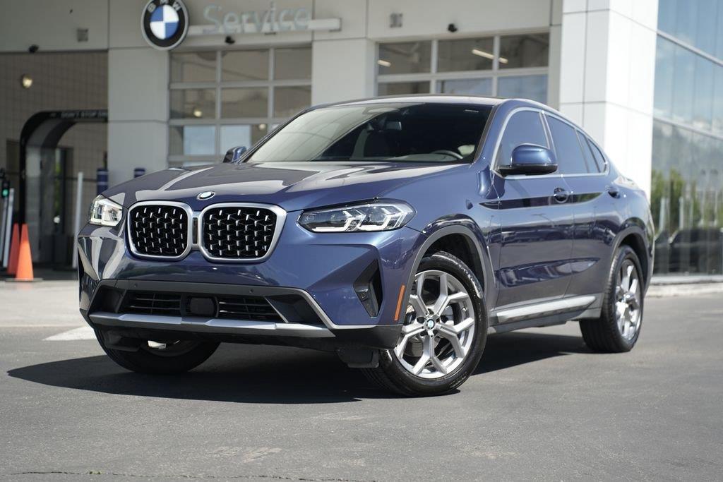 2025 BMW X4 xDrive30i
