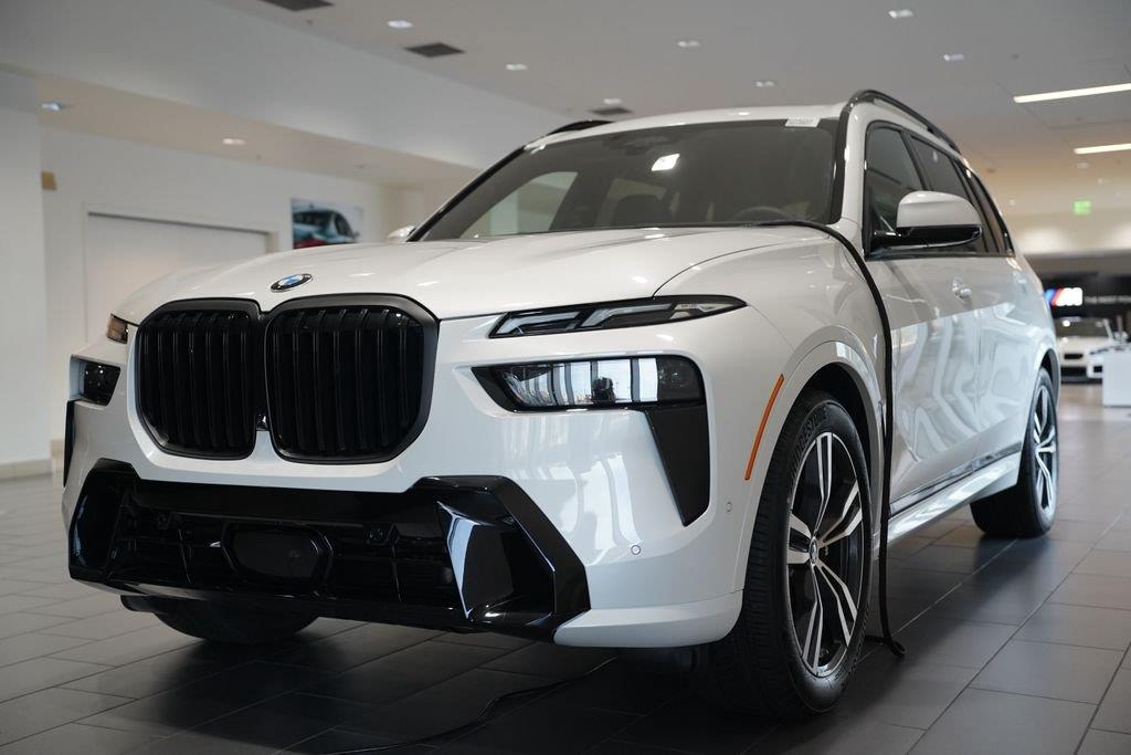 Mineral White Metallic 2027 BMW X7 SUV / Crossover All-Wheel Drive Automatic