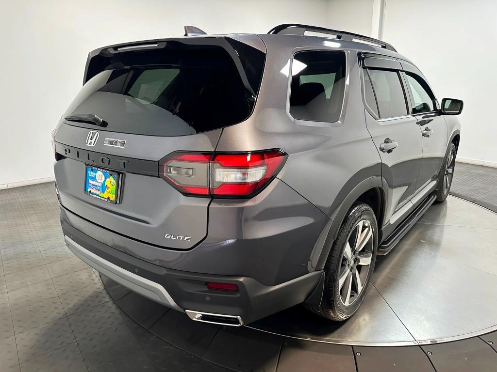 2025 Honda Pilot Elite - Modern Steel exterior view 8