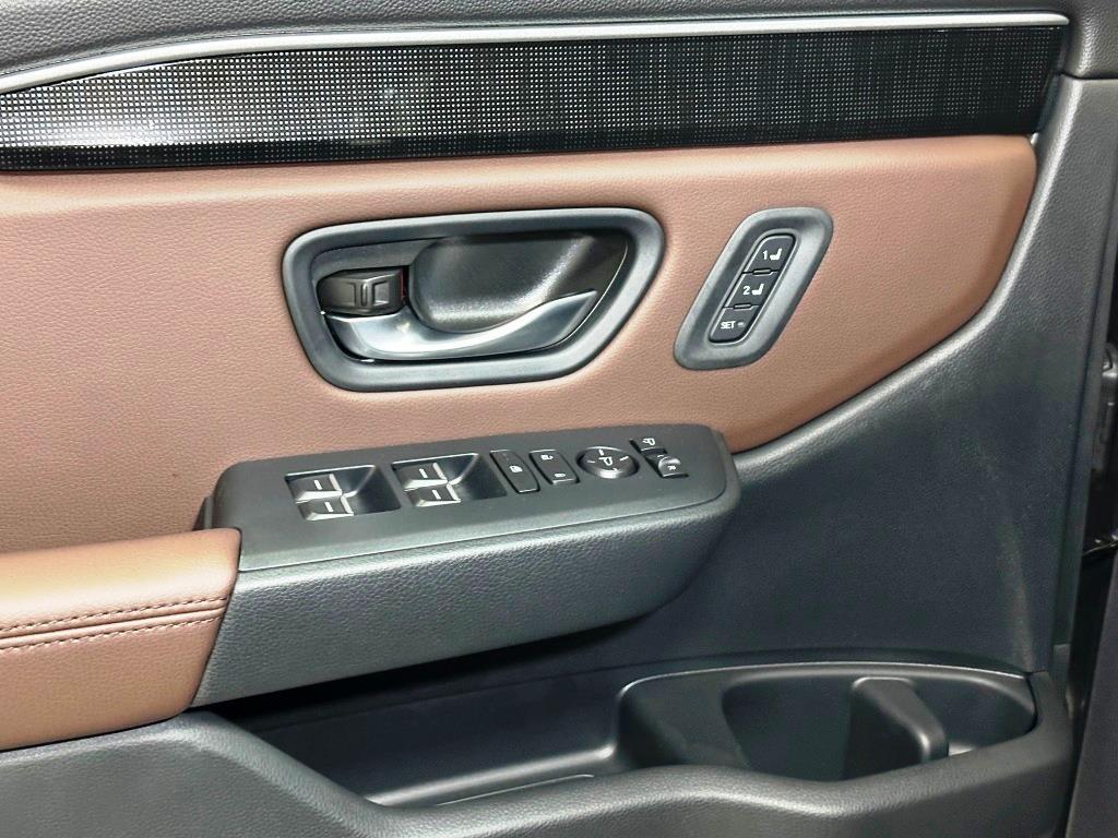 2025 Honda Pilot Elite - Modern Steel exterior view 12