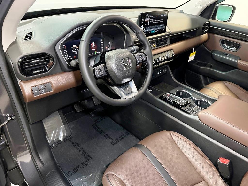 2025 Honda Pilot Elite - Modern Steel exterior view 15