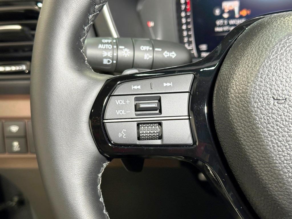 2025 Honda Pilot Elite - Modern Steel exterior view 16