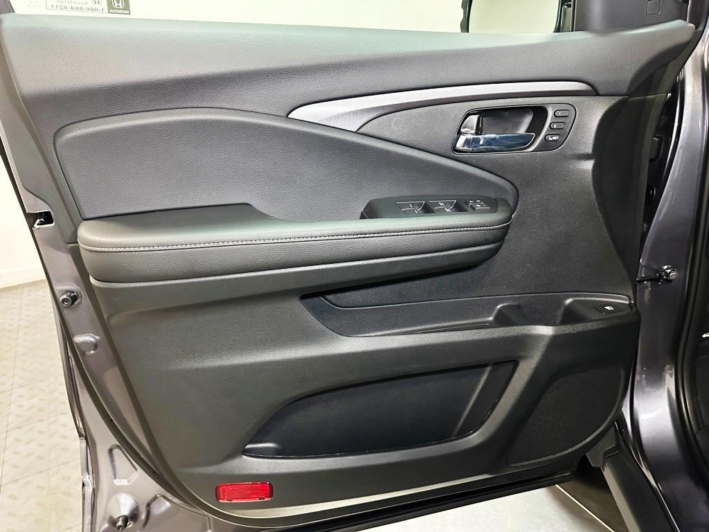 2025 Honda Ridgeline RTL - Modern Steel exterior view 11