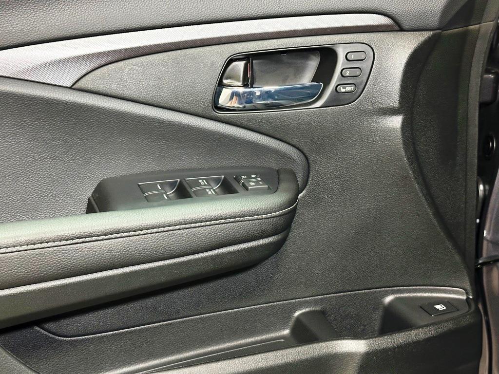 2025 Honda Ridgeline RTL - Modern Steel exterior view 12