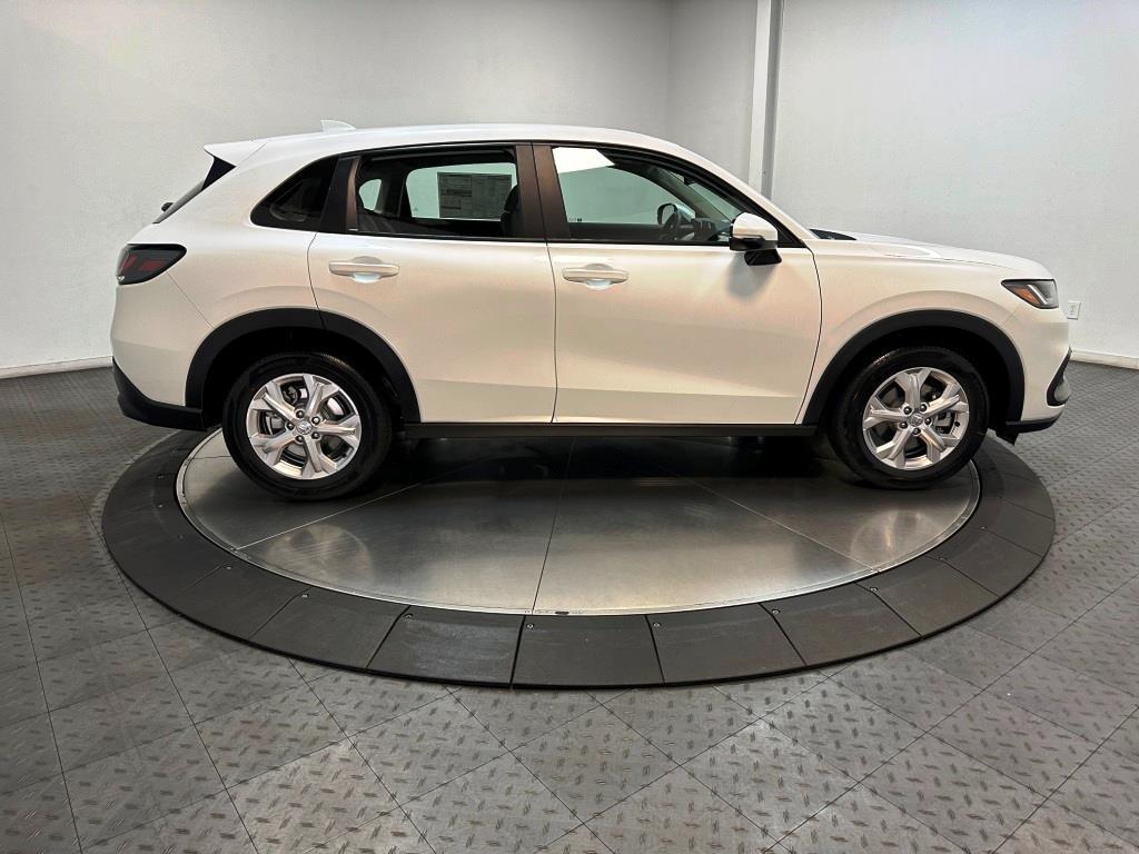 2026 Honda HR-V LX - WHITE exterior view 9