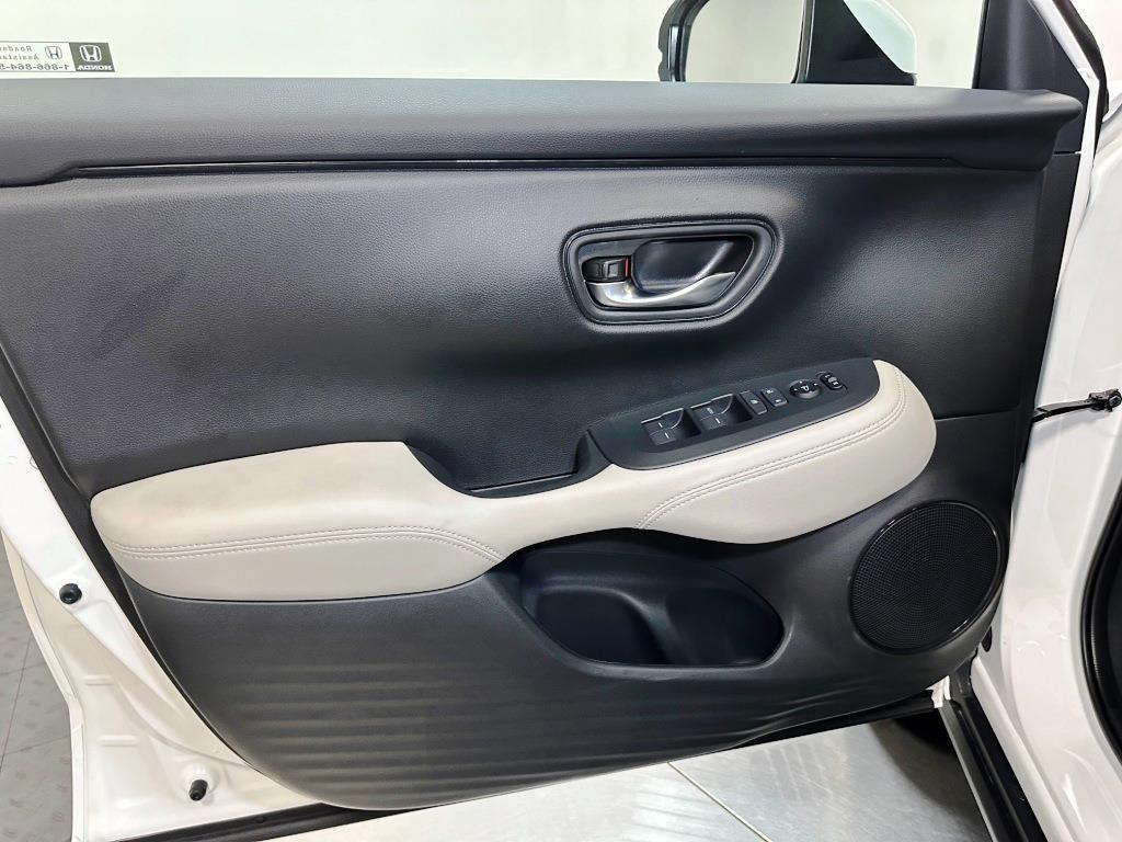 2026 Honda HR-V LX - WHITE exterior view 11