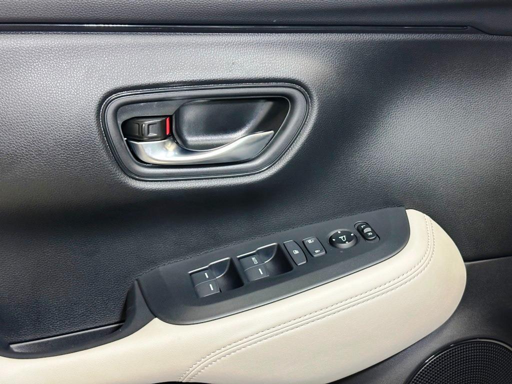 2026 Honda HR-V LX - WHITE exterior view 12