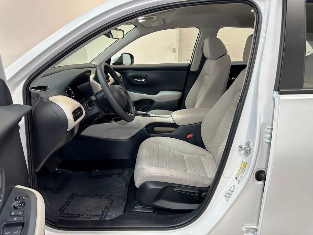 2026 Honda HR-V LX - WHITE exterior view 13