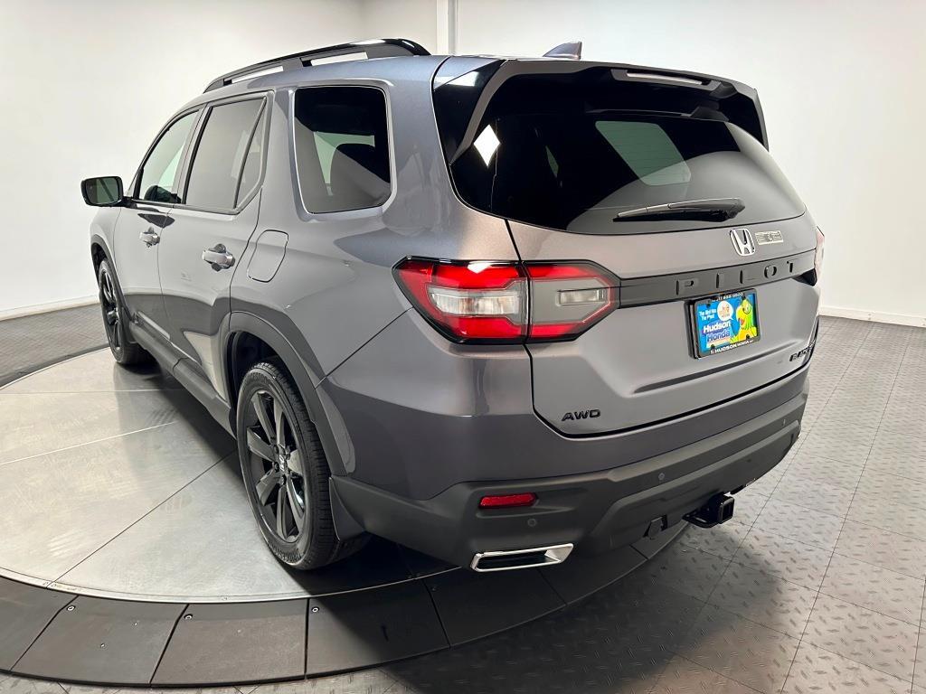 2025 Honda Pilot Black Edition - Modern Steel Metallic exterior view 6