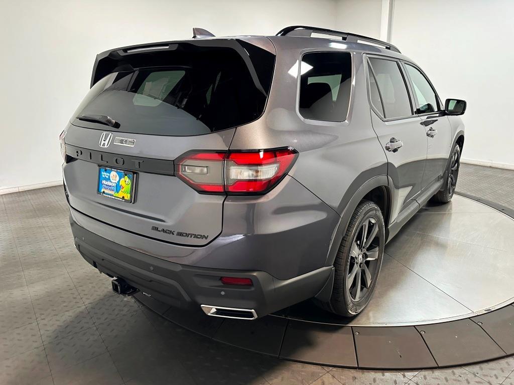 2025 Honda Pilot Black Edition - Modern Steel Metallic exterior view 8
