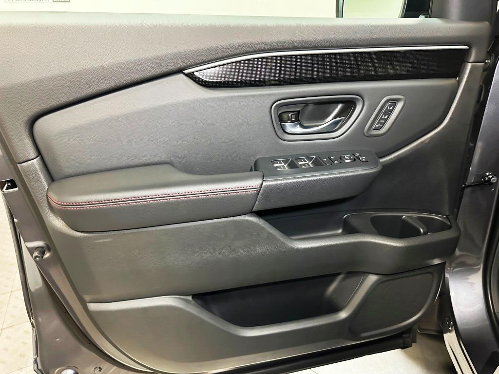 2025 Honda Pilot Black Edition - Modern Steel Metallic exterior view 11