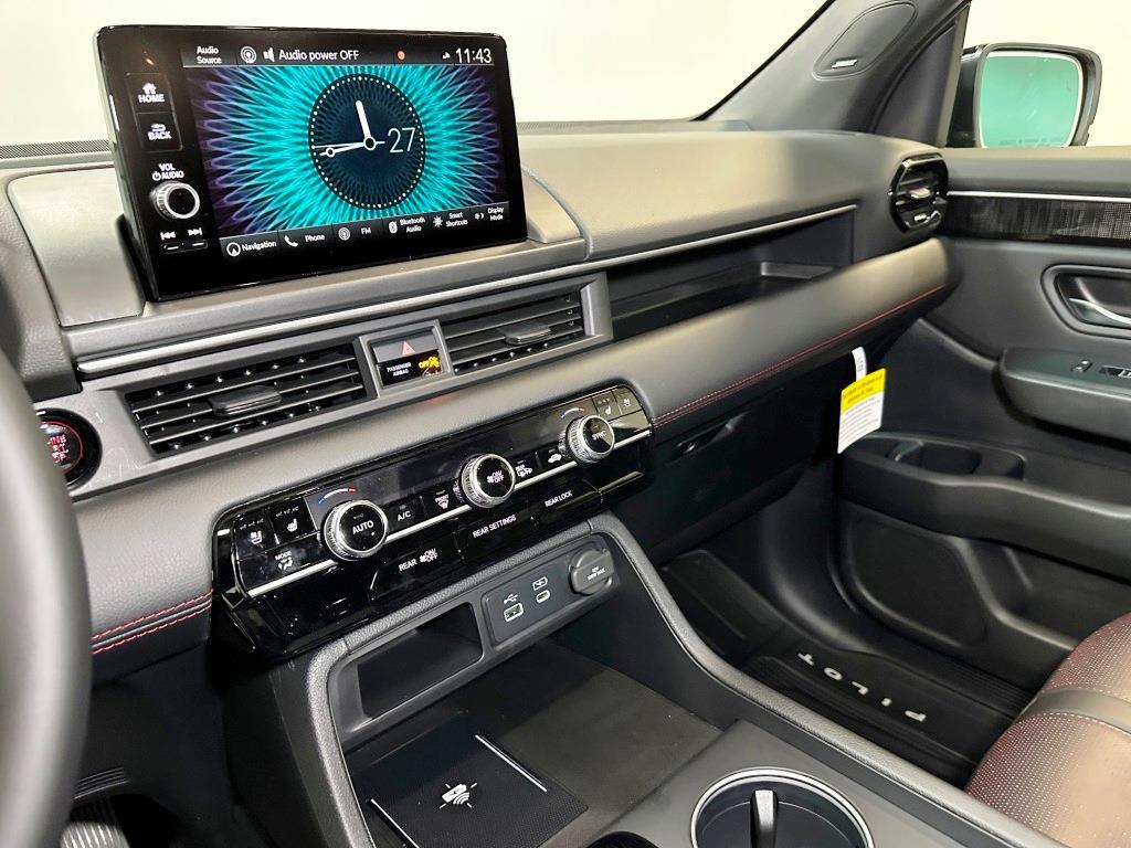 2025 Honda Pilot Black Edition - Modern Steel Metallic exterior view 19