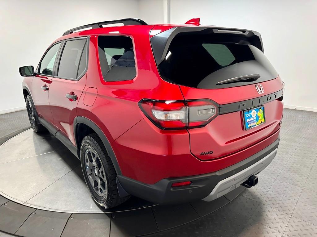 2025 Honda Pilot TrailSport - Radiant Red Metallic II exterior view 6
