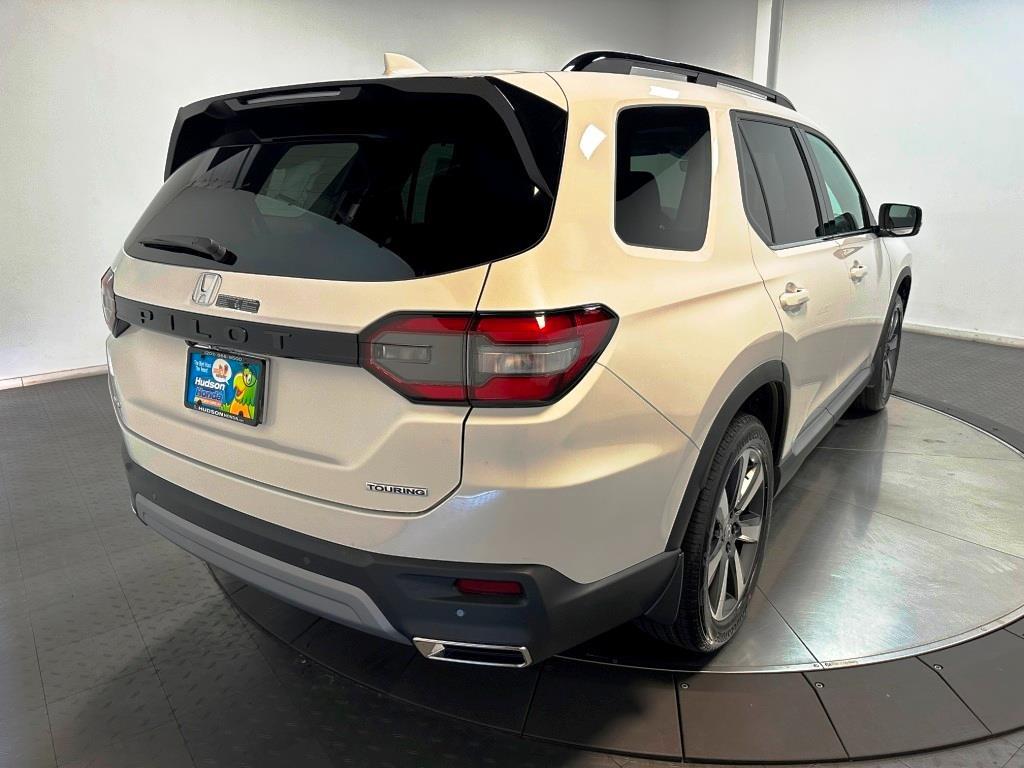 2025 Honda Pilot Touring - WHITE exterior view 8