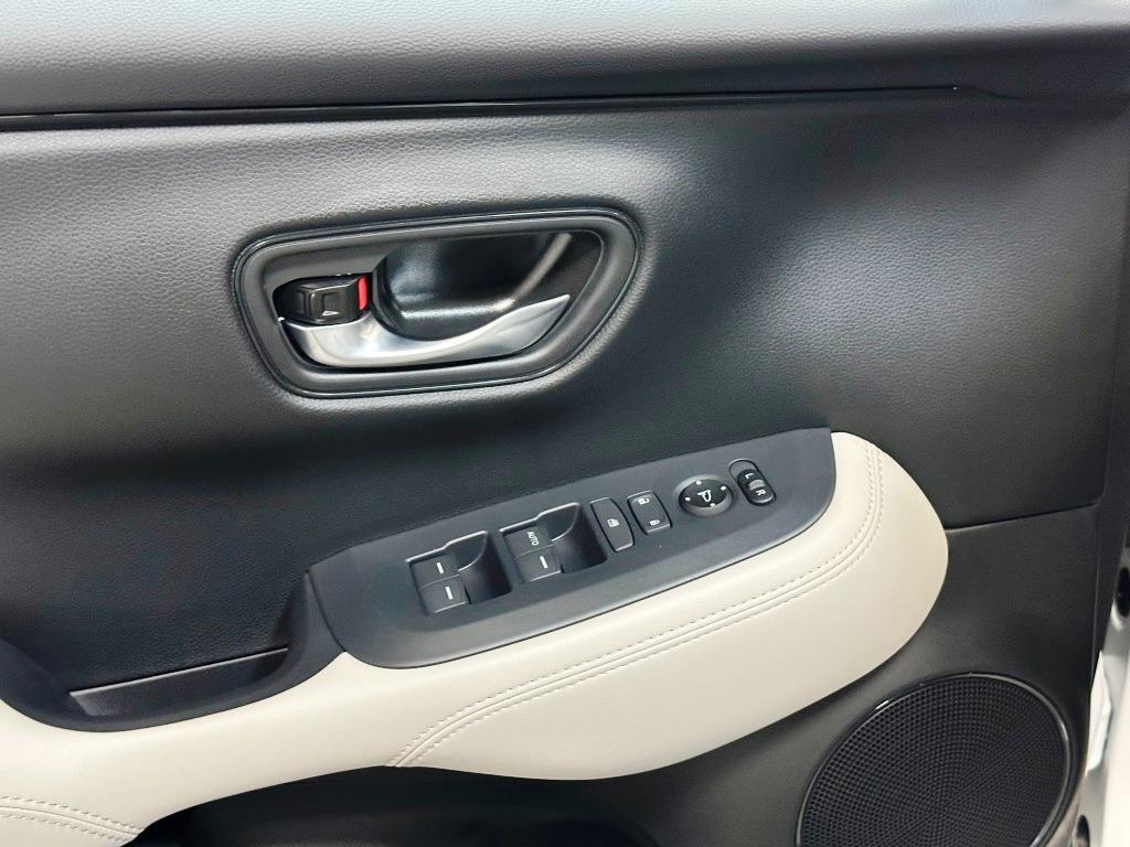 2026 Honda HR-V LX - WHITE exterior view 12