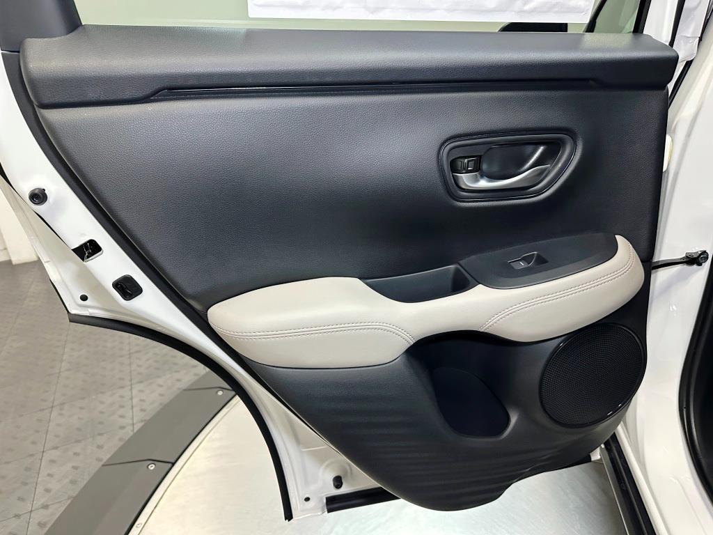 2026 Honda HR-V LX - WHITE exterior view 20
