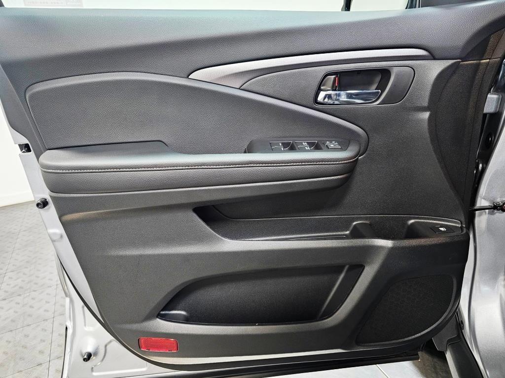 2026 Honda Ridgeline Sport - Solar Silver Metallic exterior view 11