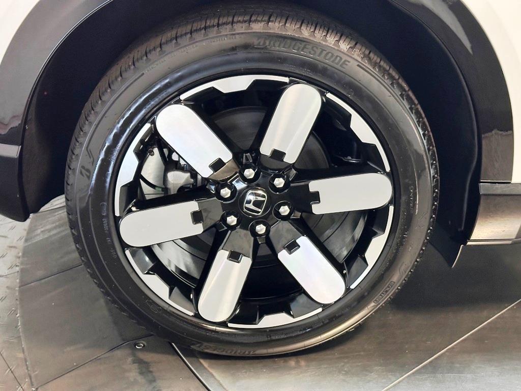 2026 Honda Prologue Elite - Frostline White Pearl exterior view 10