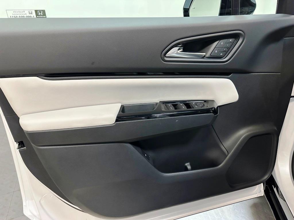 2026 Honda Prologue Touring - WHITE exterior view 11