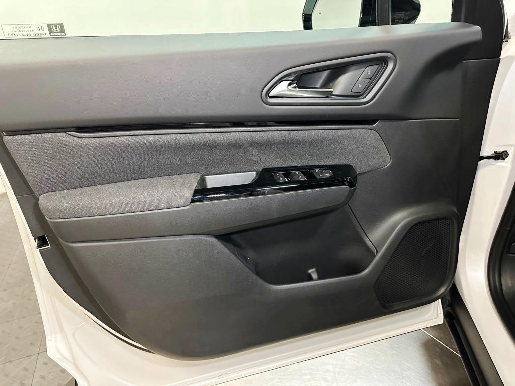 2026 Honda Prologue EX - Frostline White Pearl exterior view 11