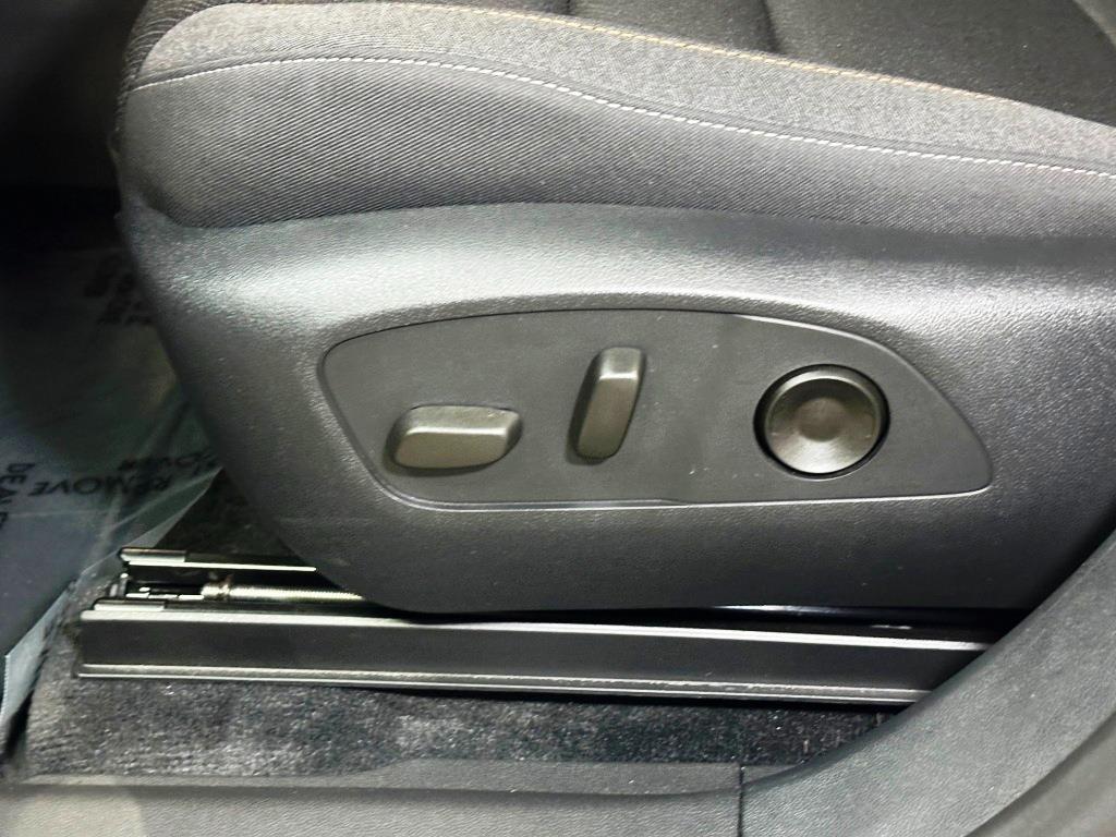 2026 Honda Prologue EX - Frostline White Pearl exterior view 14