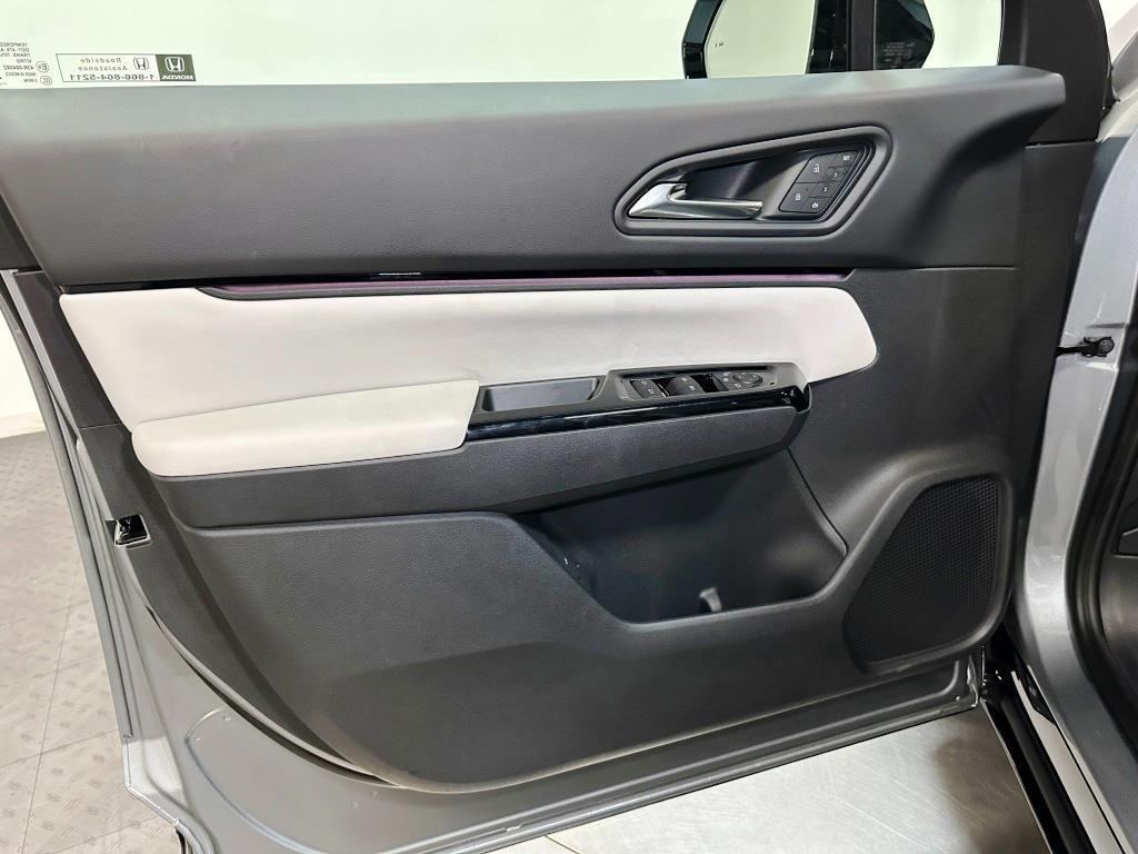 2026 Honda Prologue Elite - SILVER exterior view 11