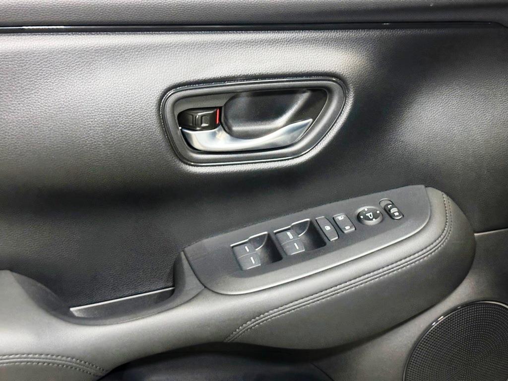 2026 Honda HR-V LX - Platinum White Pearl exterior view 13