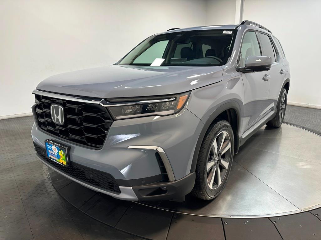 2025 Honda Pilot Touring - Sonic Gray Pearl exterior view 4