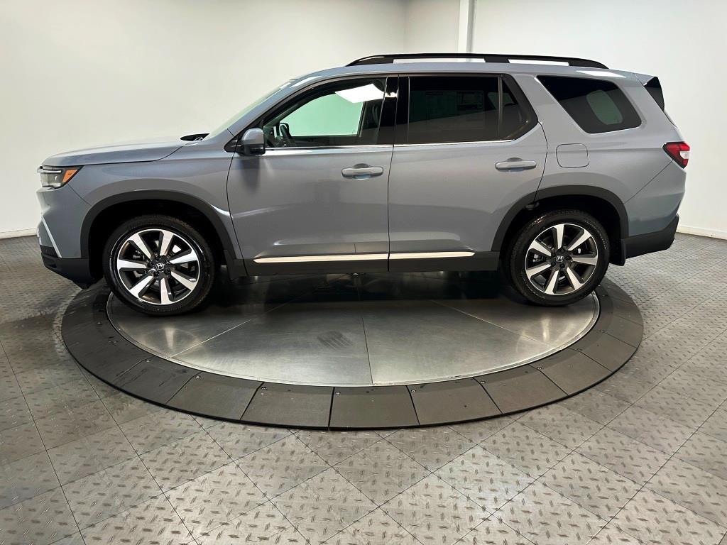 2025 Honda Pilot Touring - Sonic Gray Pearl exterior view 5