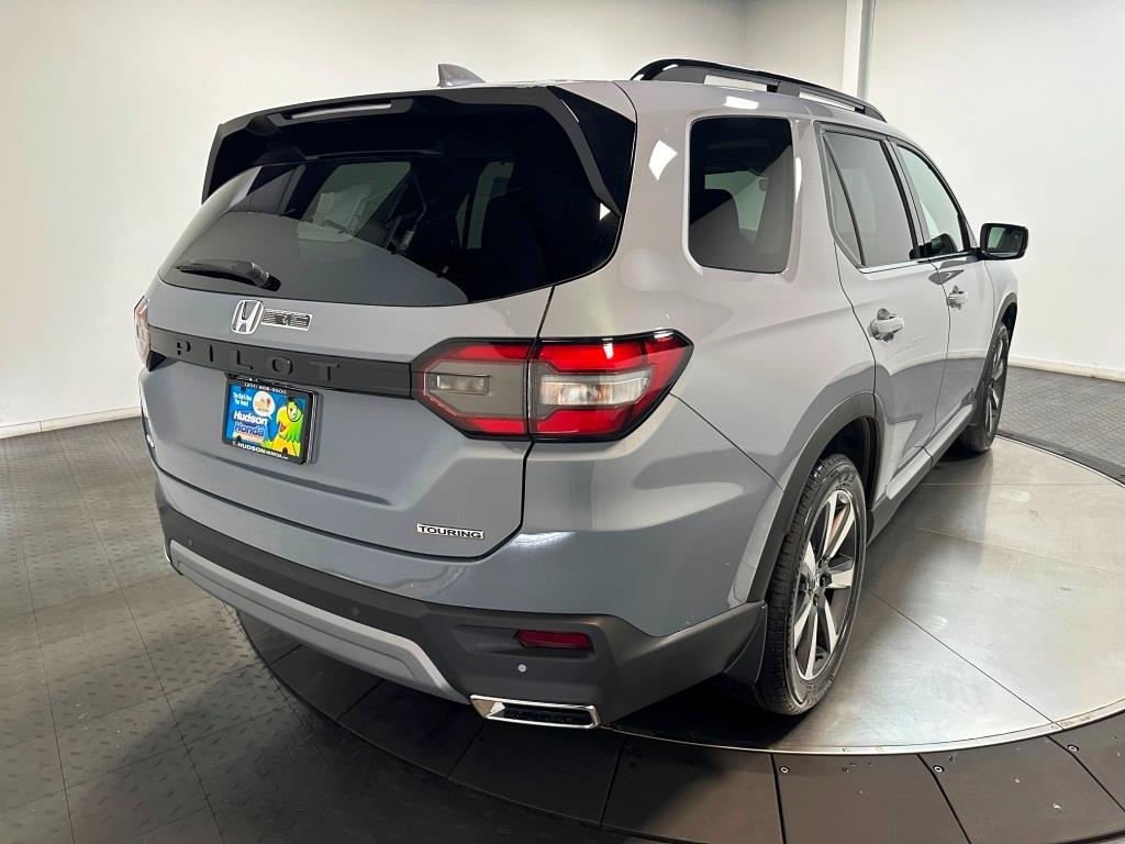 2025 Honda Pilot Touring - Sonic Gray Pearl exterior view 8