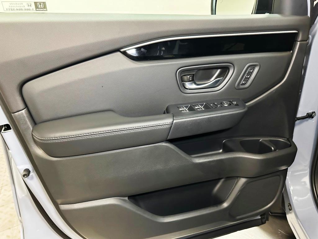 2025 Honda Pilot Touring - Sonic Gray Pearl exterior view 11