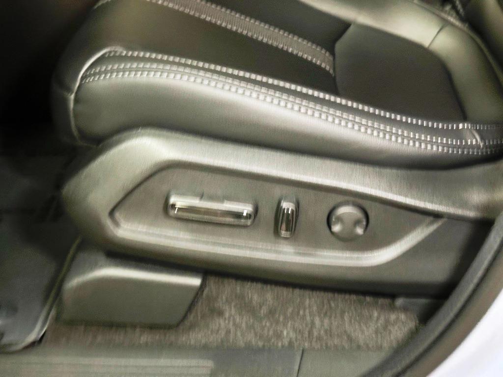 2025 Honda Pilot Touring - Sonic Gray Pearl exterior view 14