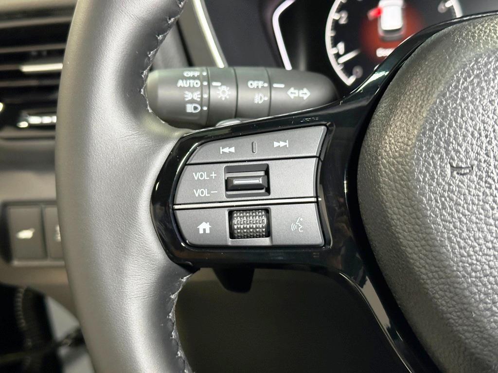 2025 Honda Pilot Touring - Sonic Gray Pearl exterior view 16