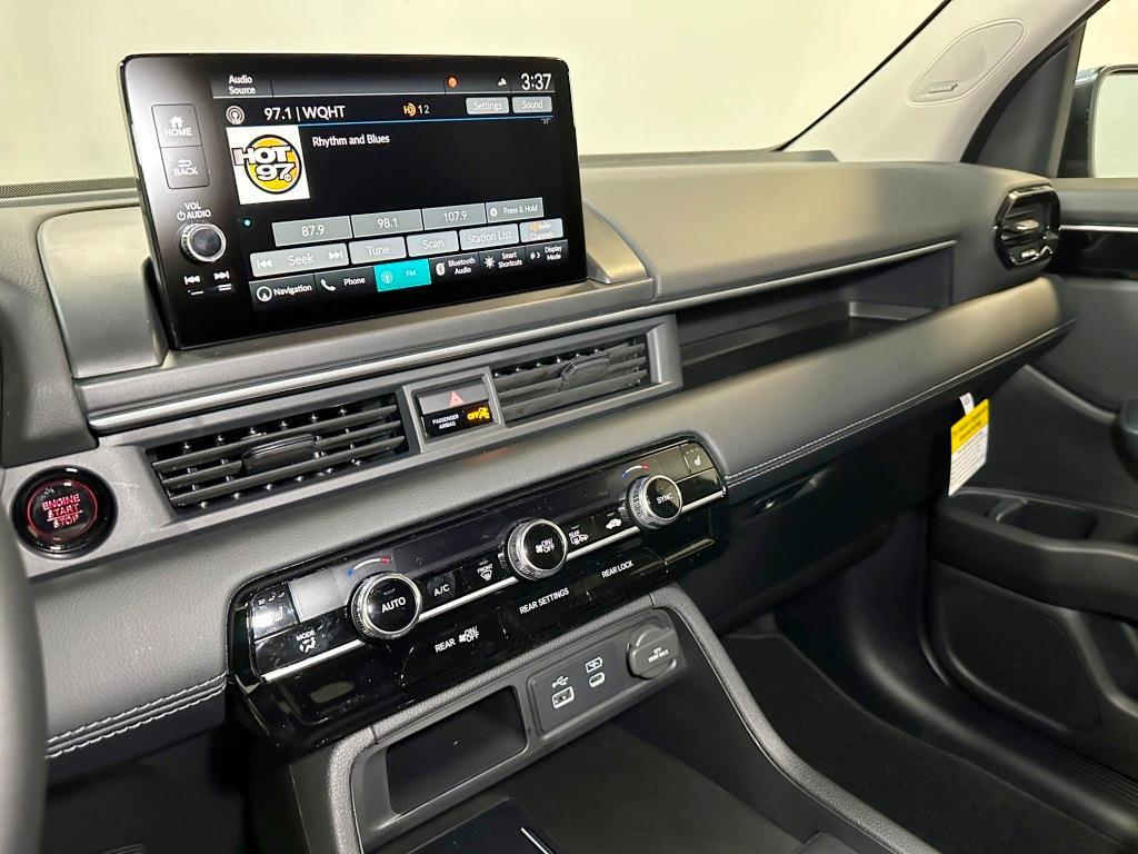 2025 Honda Pilot Touring - Sonic Gray Pearl exterior view 20