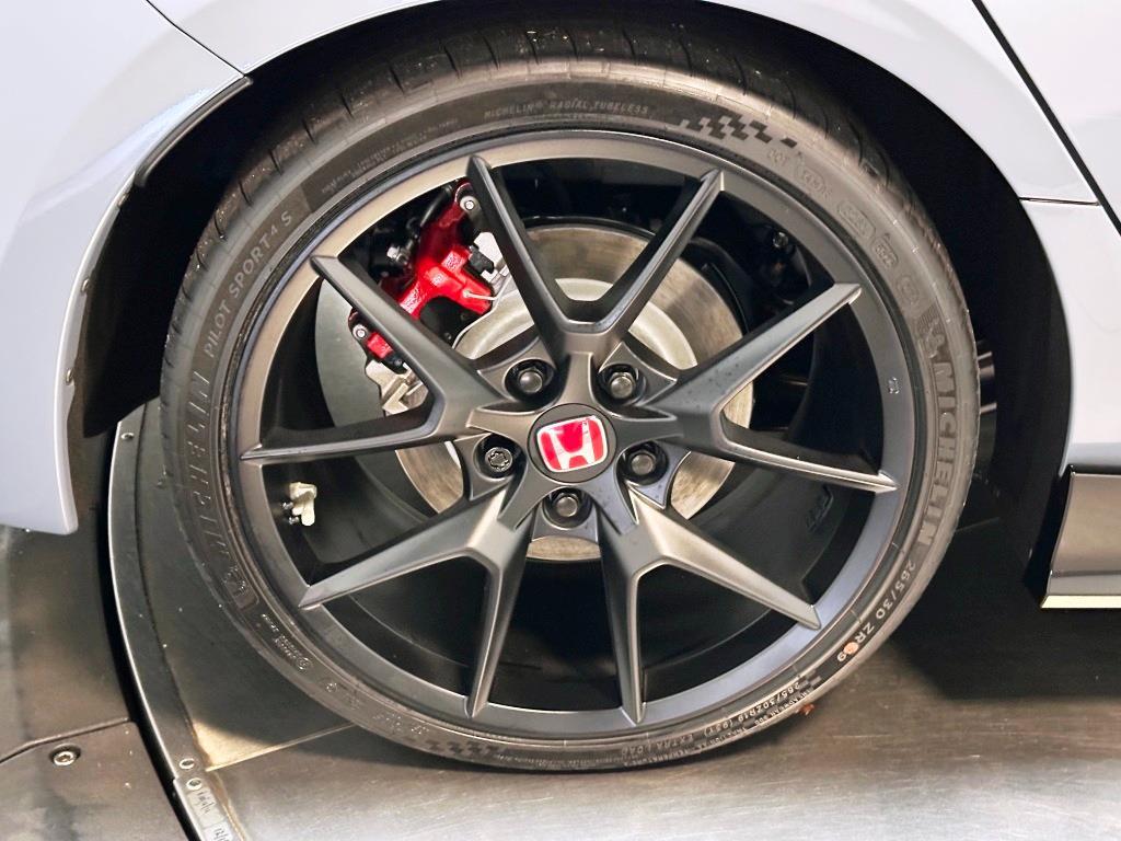 2025 Honda Civic Type R TYPER - Sonic Gray Pearl exterior view 10
