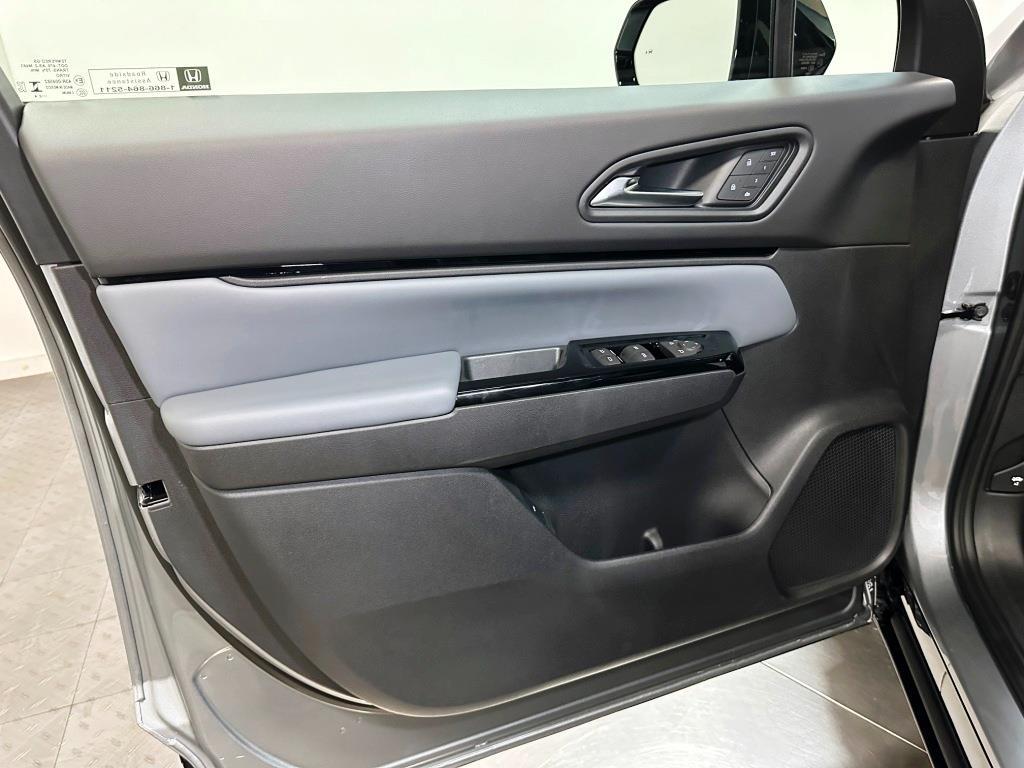 2026 Honda Prologue Touring - Mercury Silver Metallic exterior view 11