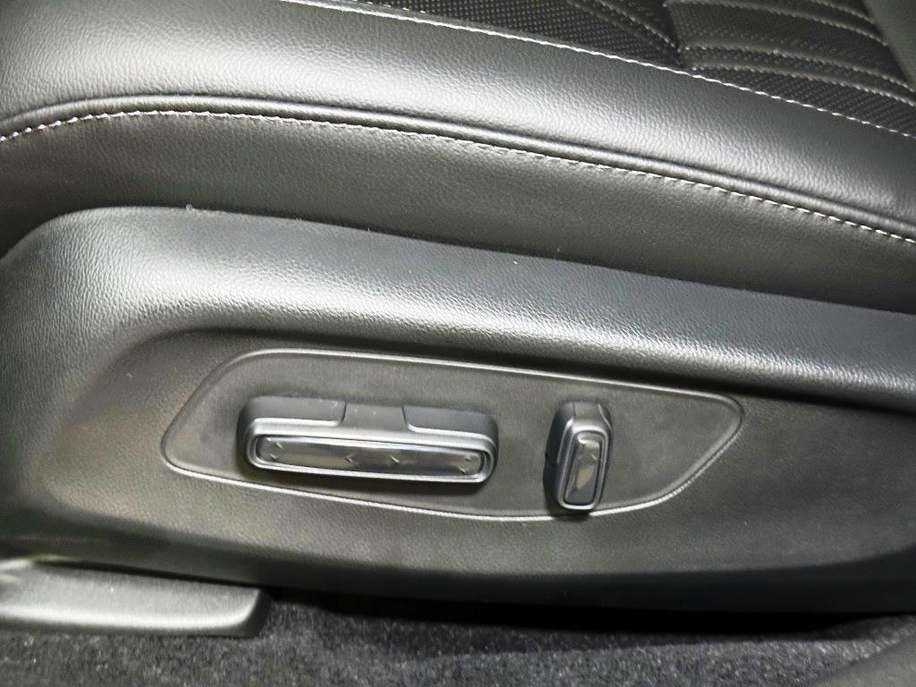 2026 Honda HR-V EX-L - Crystal Black Pearl exterior view 14