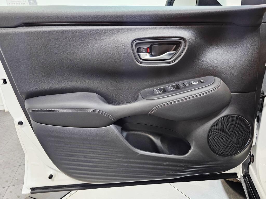 2026 Honda HR-V EX-L - Platinum White Pearl exterior view 11