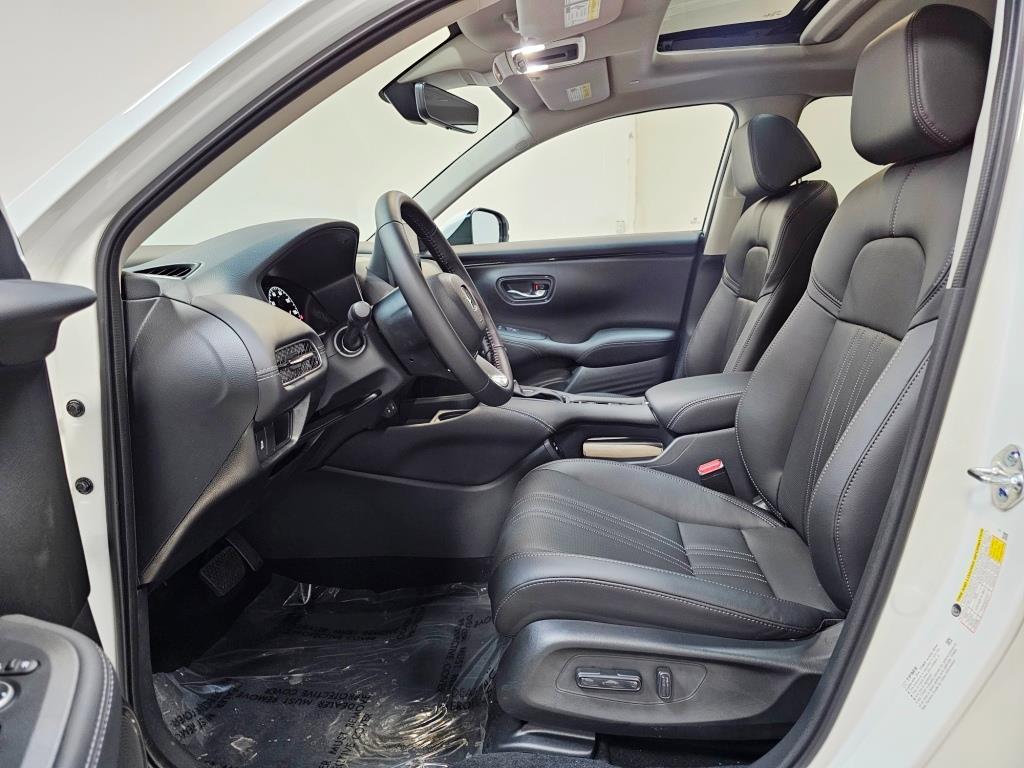 2026 Honda HR-V EX-L - Platinum White Pearl exterior view 13