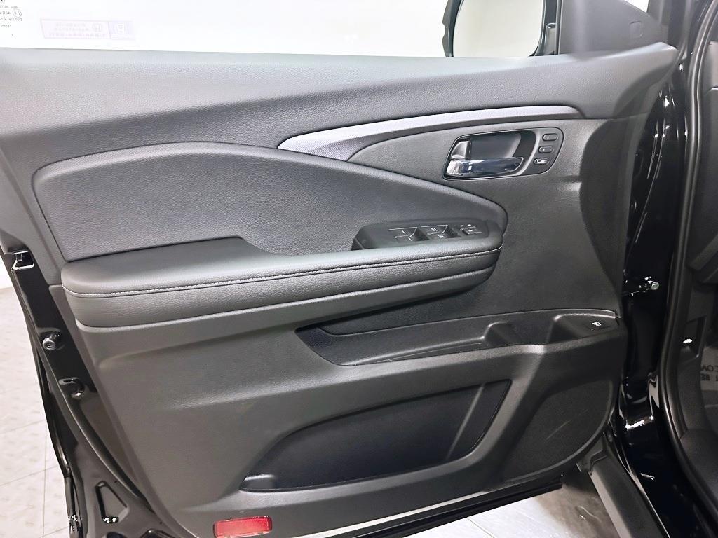 2026 Honda Ridgeline RTL - Crystal Black Pearl exterior view 13