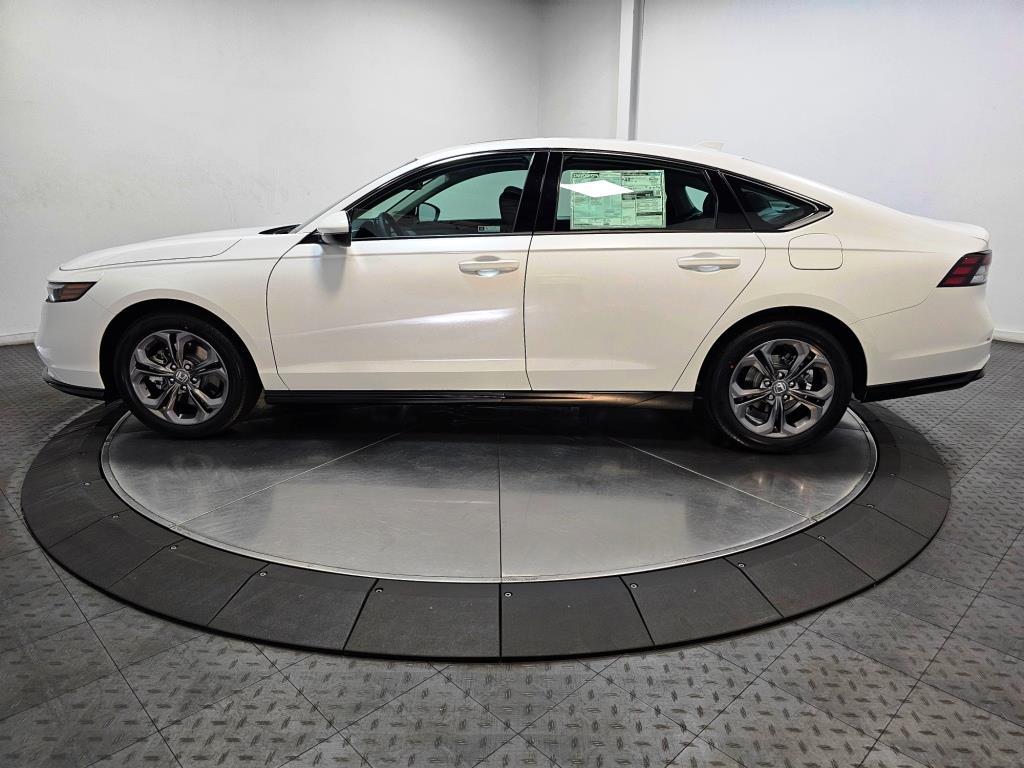 2026 Honda Accord Hybrid EX-L - Platinum White Pearl exterior view 5